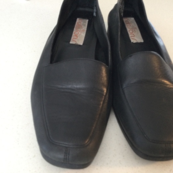 Gorgeous Black Leather Ladies Loafers - Picture 2 of 8
